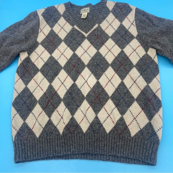 L.L. Bean Gray Argyle Men's Sweater Size Large - Picture 2 of 8